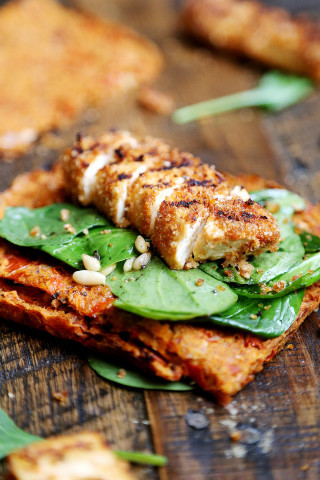 Grilled_Breaded_Tofu_Steaks_Spinach_Salad_Tomato_Flaxseed_Bread_Recipe_001